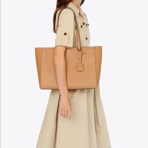 Tory Burch Robinson Tote!